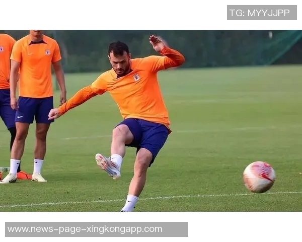 卡扎伊什维利与妻子共享东京之旅美好时光尽显劳逸结合生活态度